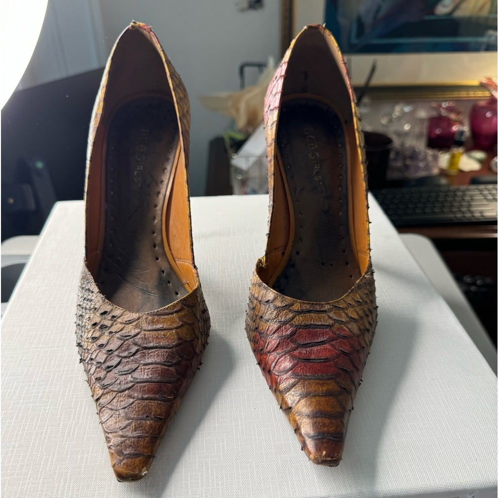 Vintage BCBG brown and red python 4” heels